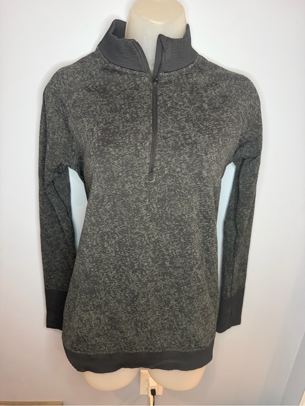 LULULEMON Rest Less Pullover - Picture 4 of 10